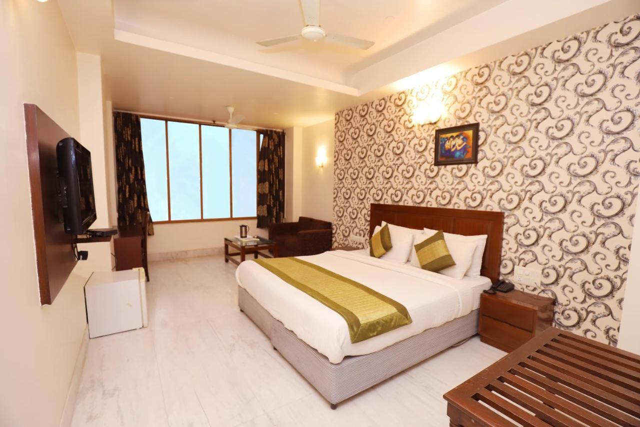 Hotel Shanti Villa Нью-Дели Экстерьер фото